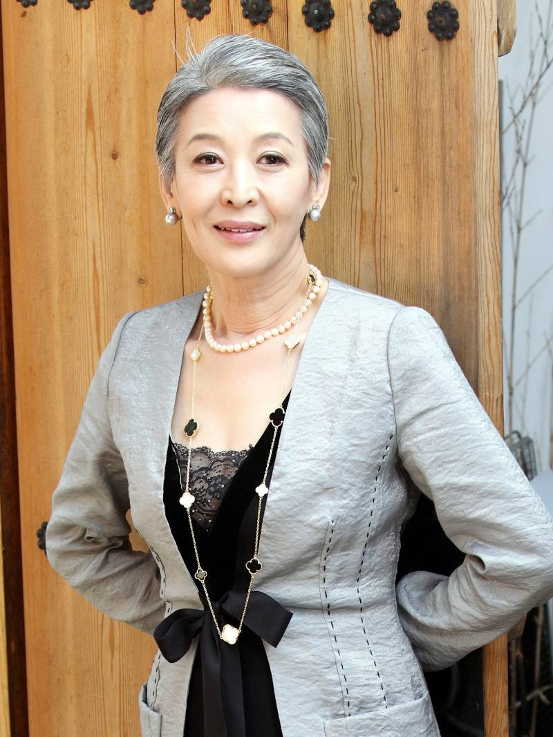 윤석화, 뇌종양 투병 끝 69세로 별세