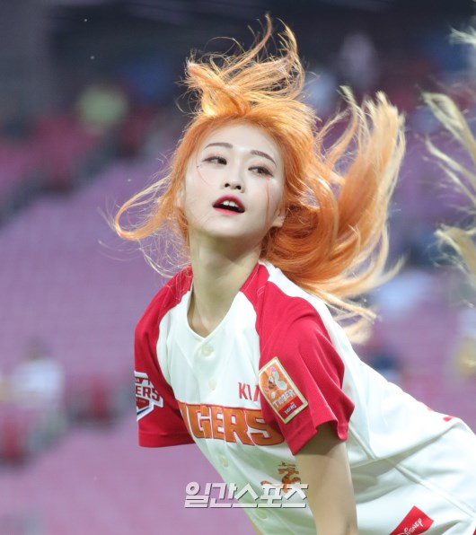 화보]정가예 치어리더, 쭉뻗은 각선미