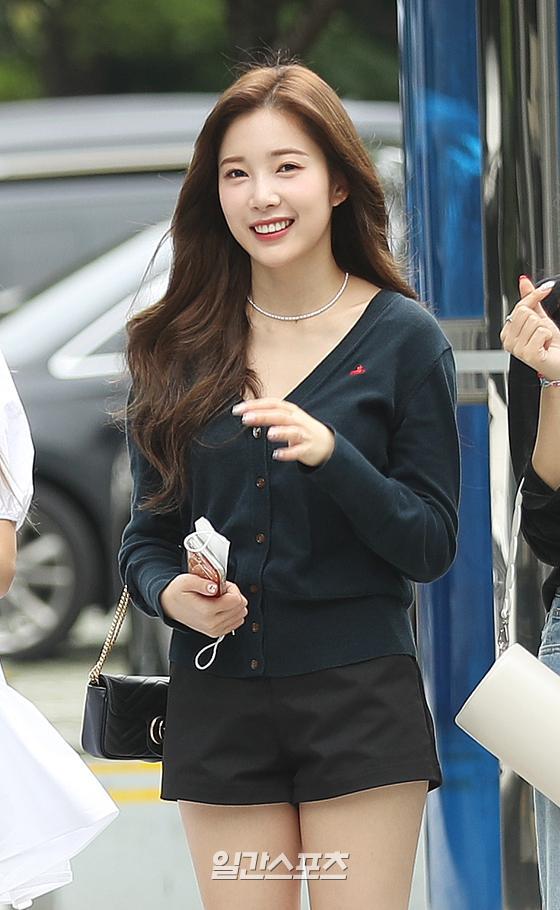 포토] 에이프릴-채경, 미소천사