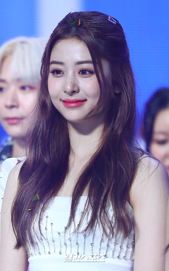 포토] 허윤진, 시선을 압도하는 예쁨