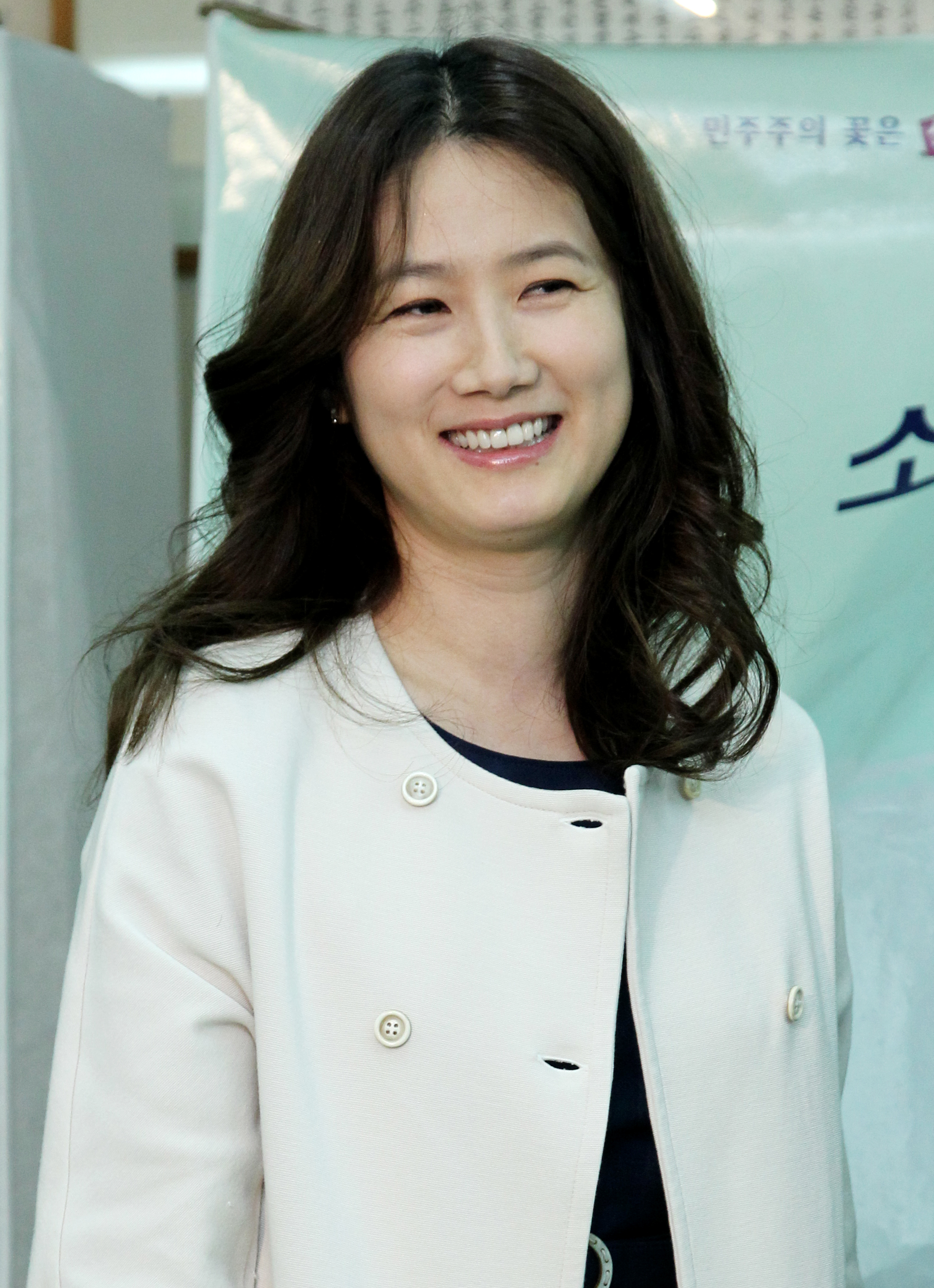 심은하 단독] 90년대 최고스타에서 '심은하 콤플렉스' 불러온 은퇴까지 ② - 일간스포츠