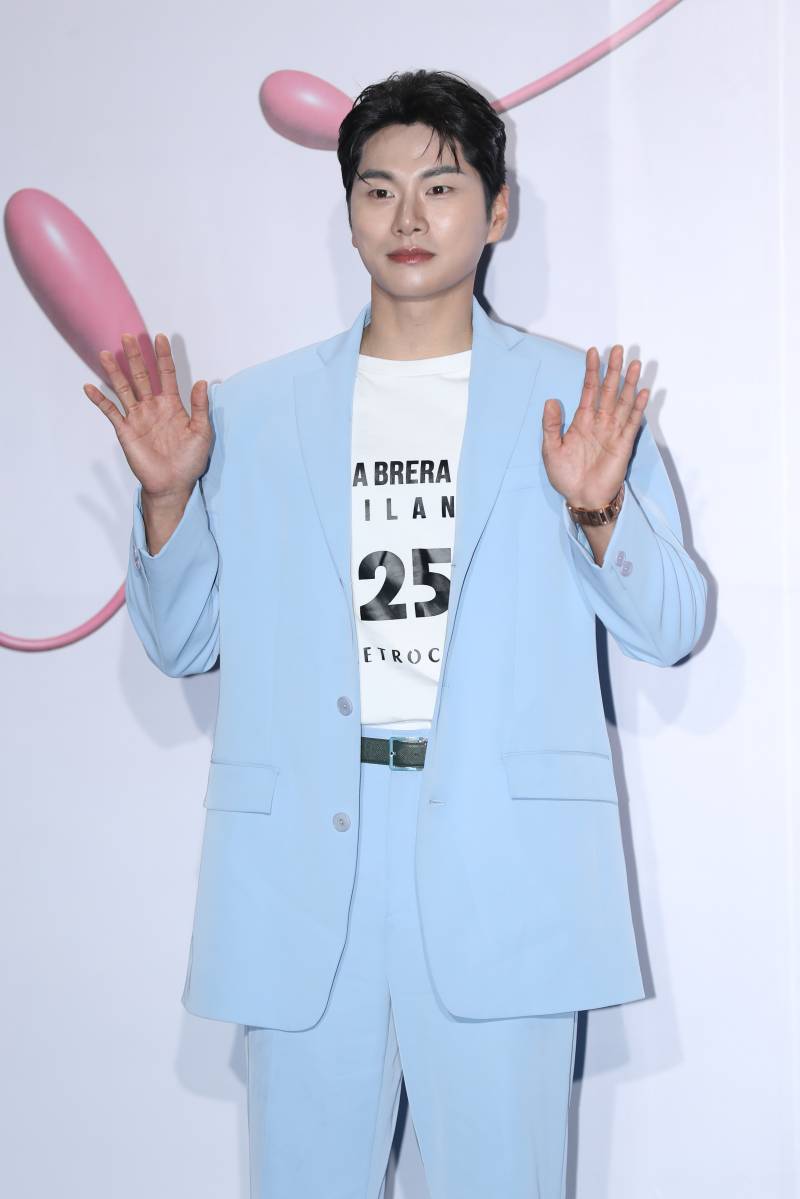 이이경, '놀뭐' 떠난다…유재석과 작별 인사
