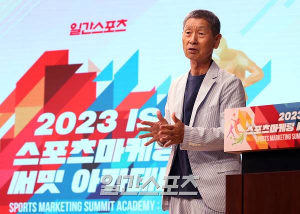 포토]김성근 감독, 차분하게 풀어낸 야구인생