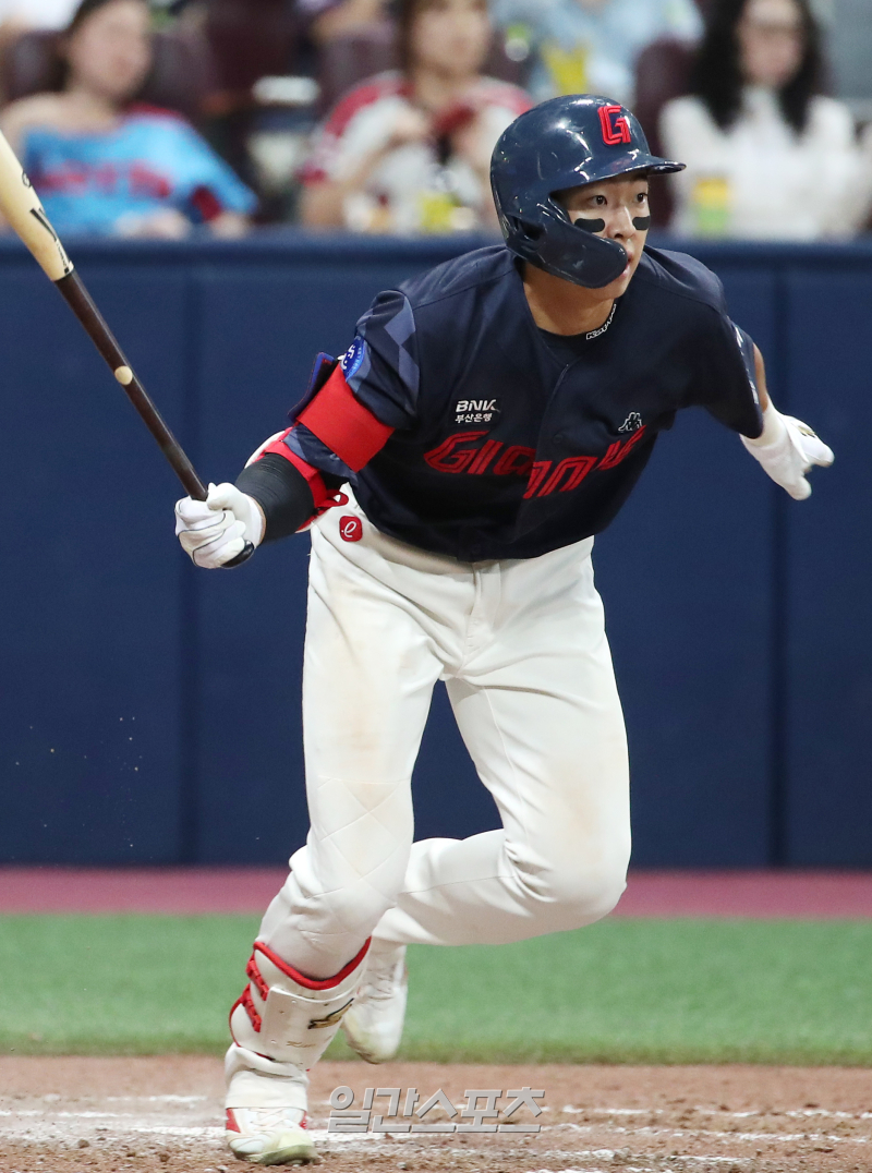 102안타 치다 숫자에 묶였다…김민석의 반성 [IS 피플]                                