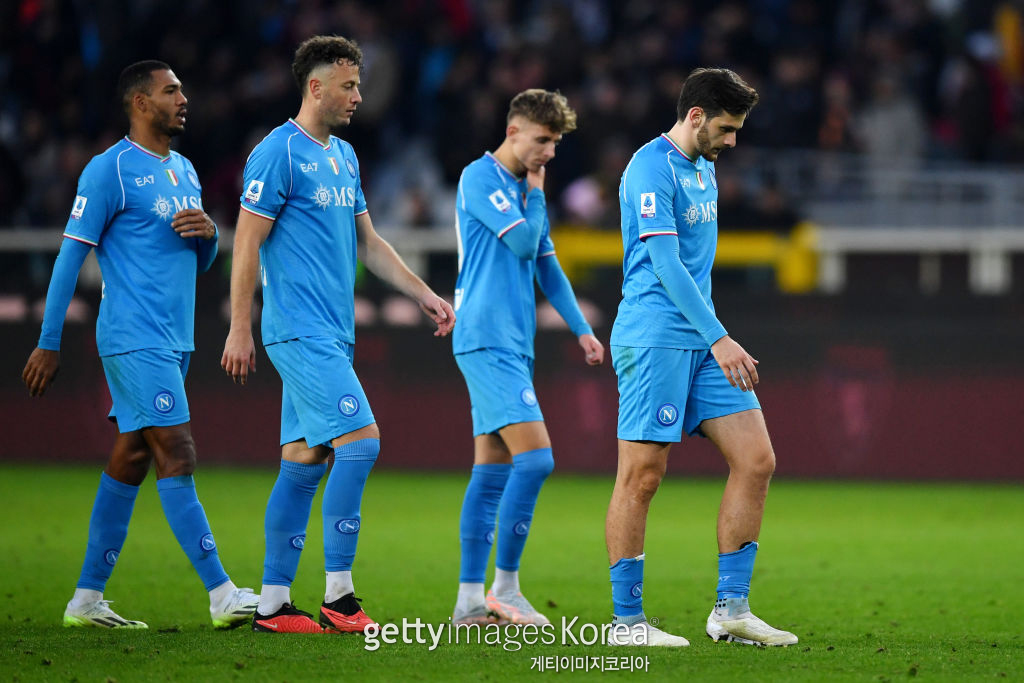 Napoli’s Coach Walter Machari Faces Pressure After 0-3 Loss Against Turin