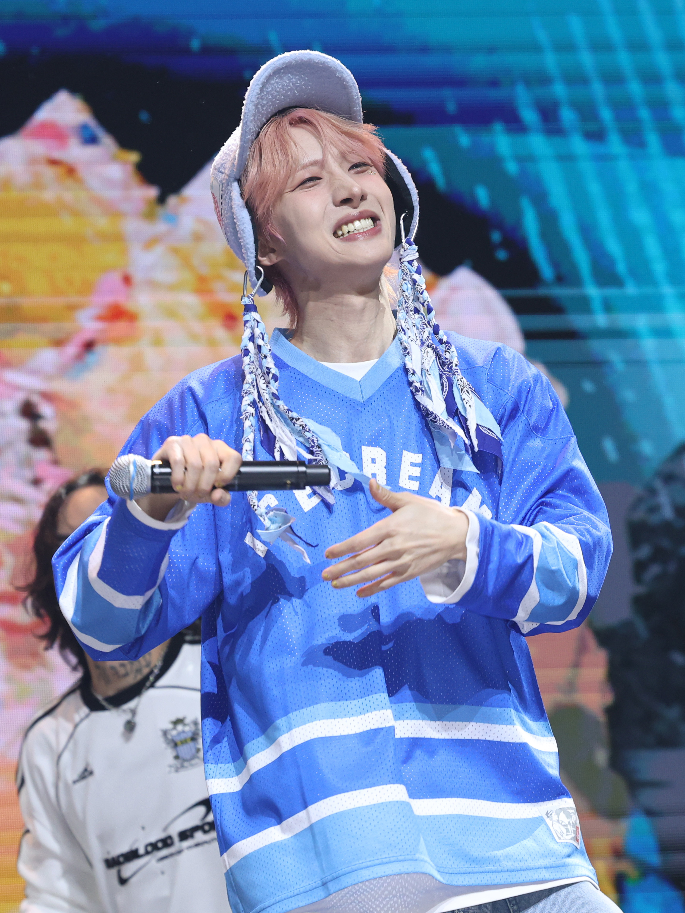 펜타곤 후이, 전속계약 종료…큐브 측 “부상 회복 물심양면 지원”[공식] - 일간스포츠