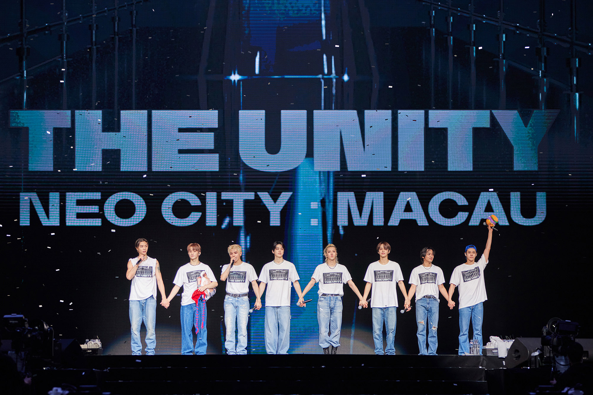 NCT 127, 마카오 2만 3000여 관객 홀렸다 - 일간스포츠