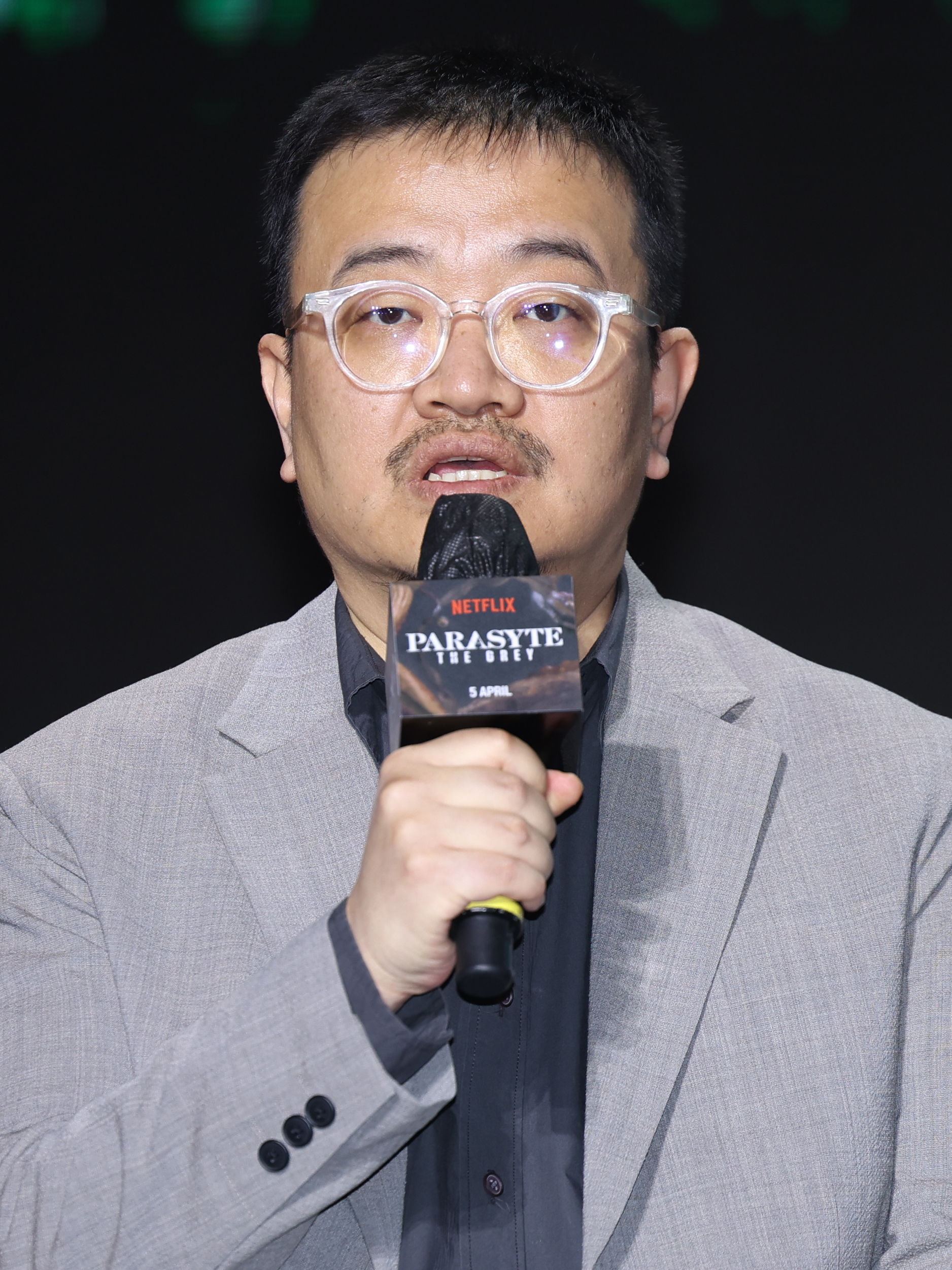 연상호 감독, 디카프리오와 손 잡고 첫 영어 프로젝트 도전…액션·공포물 [왓IS] - 일간스포츠