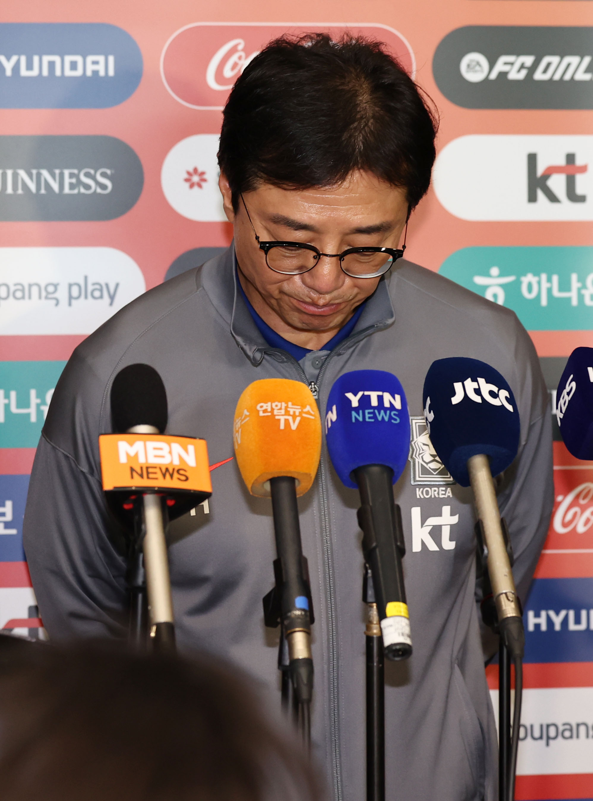 Failing to Reach Olympics: Coach Hwang Seon-hong and the Challenges Faced with European Player Selection