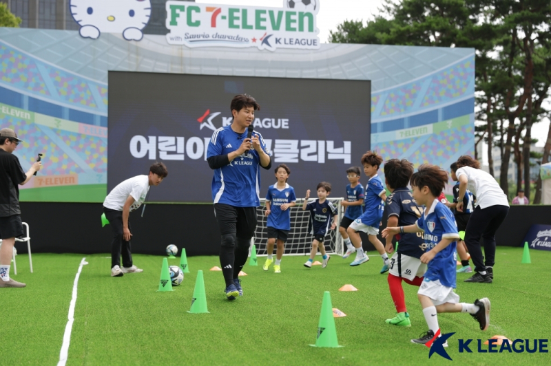 축구 클리닉서 아이들과 만난 박주호 “K리그는 계속 발전, 긍정적인 분위기” [IS 현장]                                