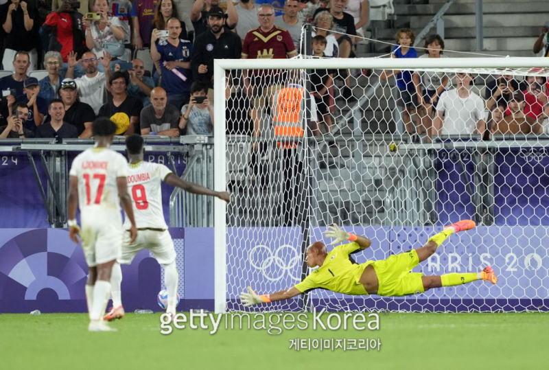 일본 남자축구, 대회 8강 조기 안착…말리는 결정적 PK 실축 [2024 파리]