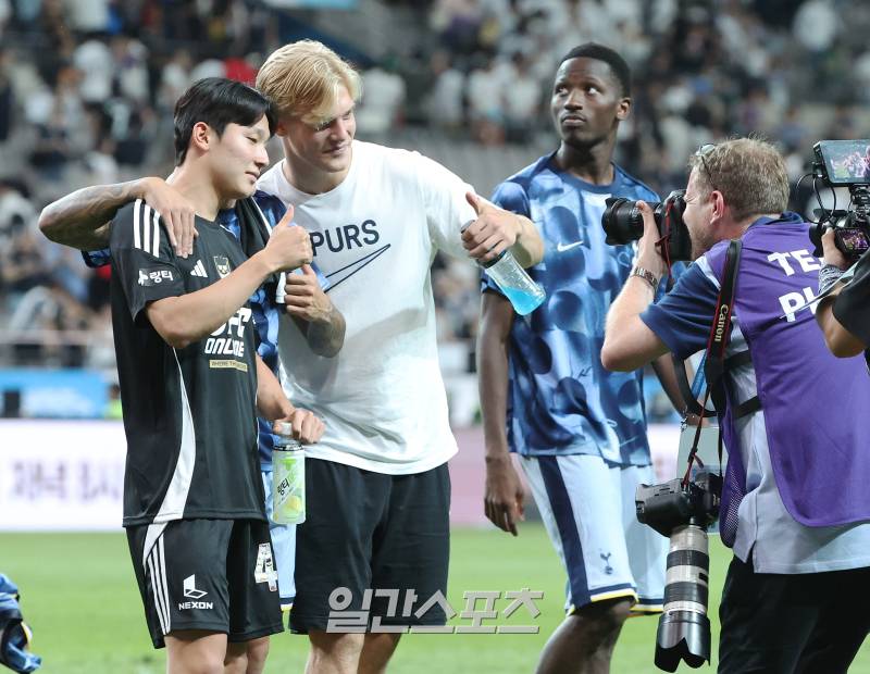 “나이가 중요한 게 아냐” 축구계 화두는 ‘좋은 사람’                                