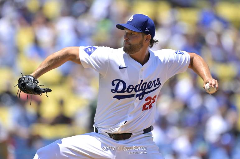 실망스럽다 평균 144.2㎞/h 커쇼, MLB 데뷔 첫 '선발 탈삼진 0개'  굴욕                                