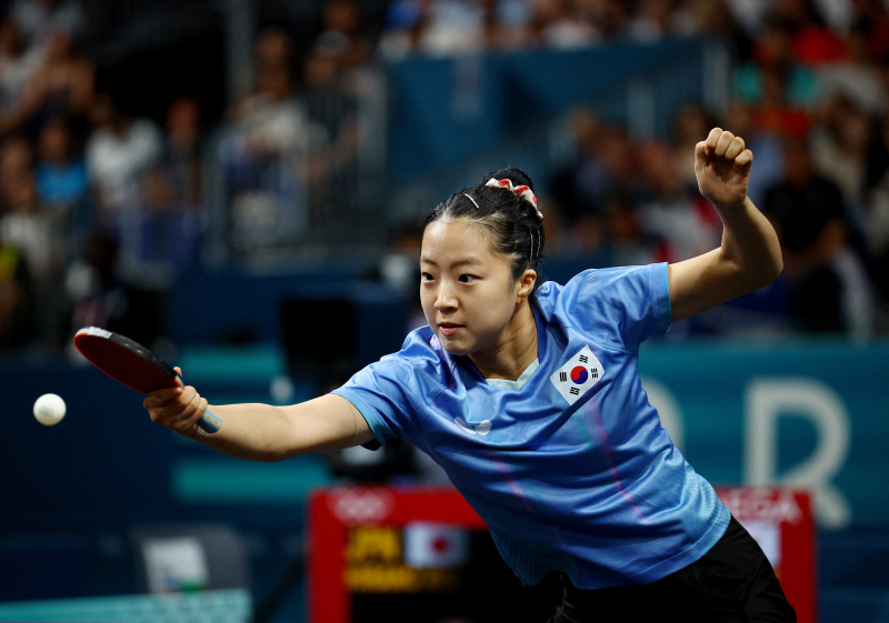 '3-0→3-3 위기' 극복, 히라노에 7게임 진땀승한 신유빈,  20년 만의 女 단식 메달 보인다 [2024 파리]                                