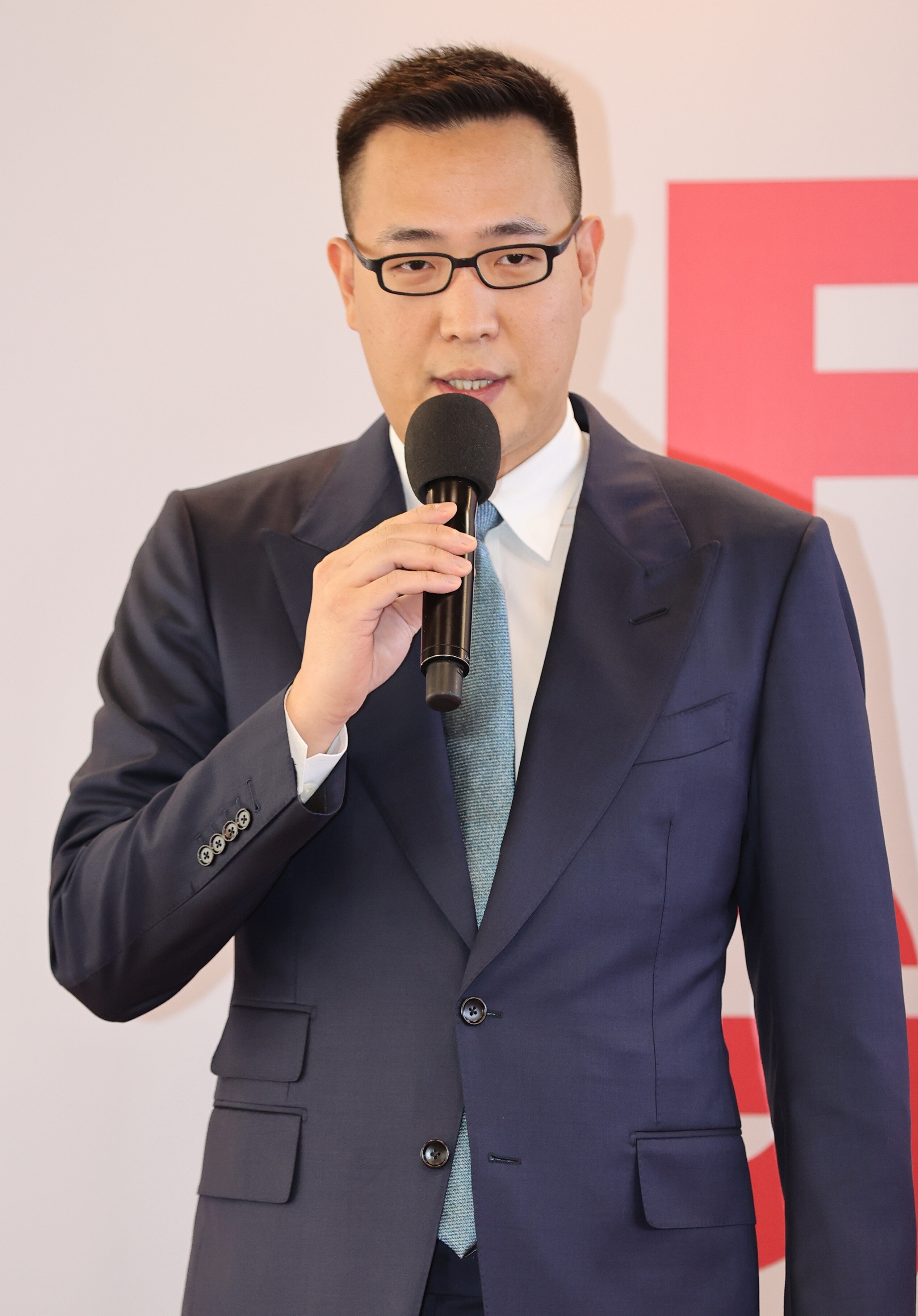 김동선, 한화갤러리아 공개매수 물량 80% 이상 매입 - 일간스포츠