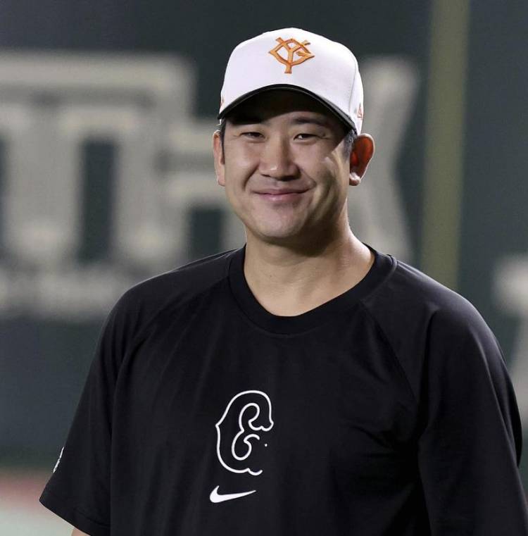 NPB 통산 136승 스가노, SF 영입 레이더 포착…이정후와 한솥밥 가능성                                