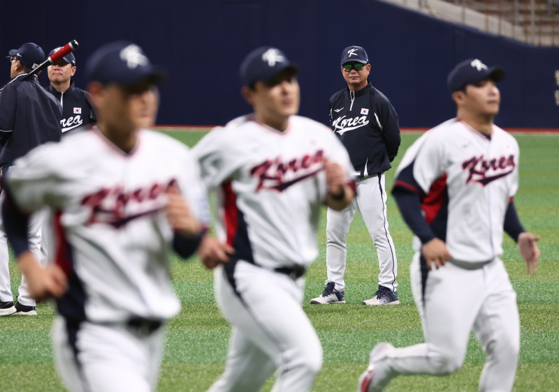 4번 타자 낙점도 어렵다...고민 많은 류중일 감독 그래도 목표는 슈퍼라운드 진출 [프리미어12]                                