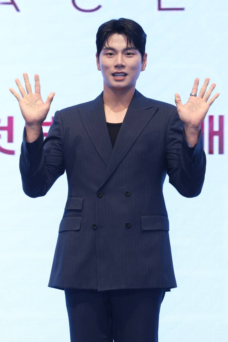 이이경, 출연작들 '촉각'… 나솔은 이상無