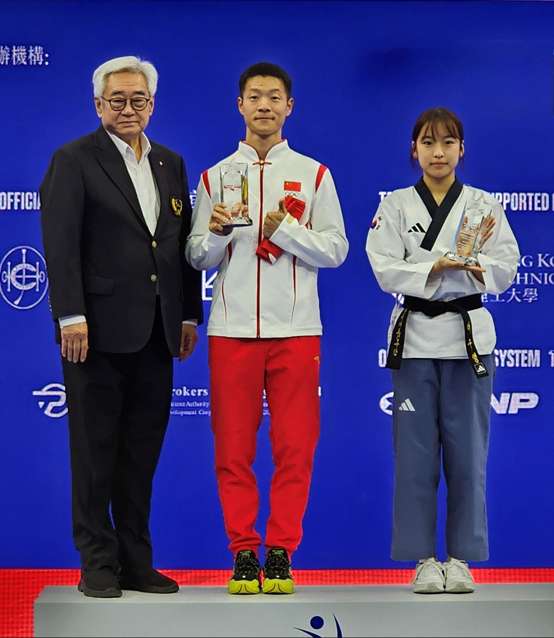 ‘종주국 위엄’ 한국, 세계태권도품새선수권 13회 연속 종합우승…상복도 터졌다                                