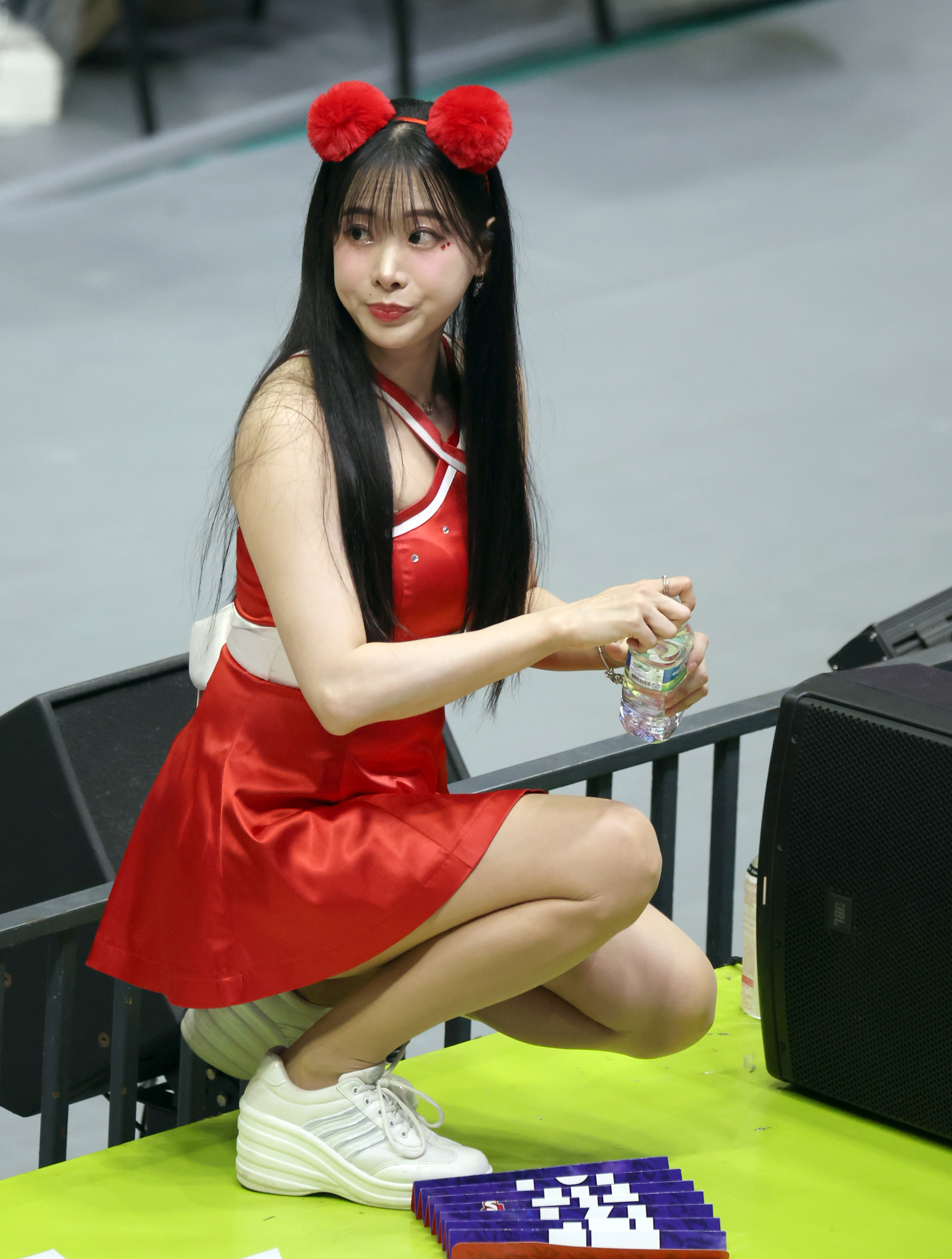 포토] 김한나, 목 한번 축이고 - 일간스포츠