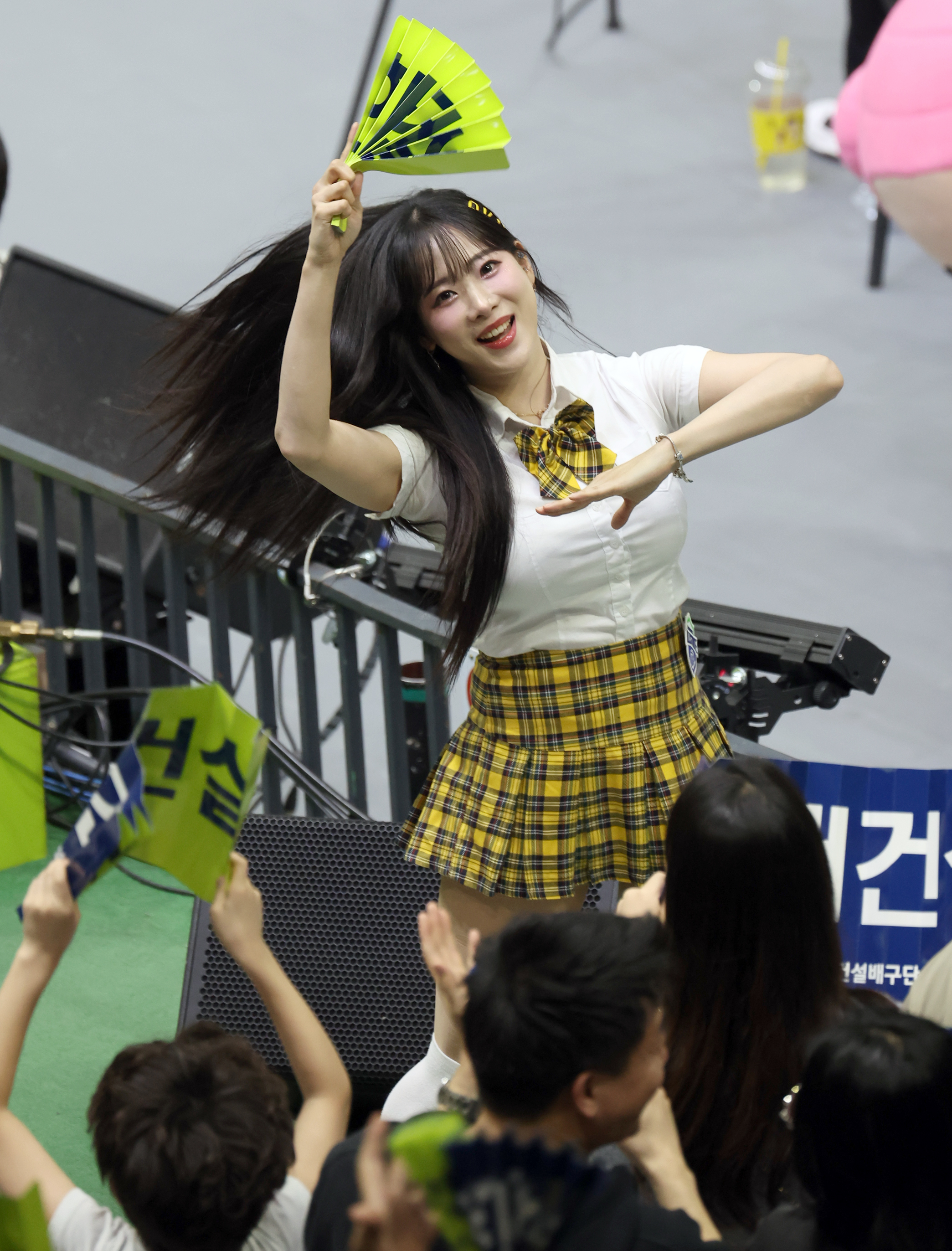 포토]치어리더 김한나, 신나는 응원 - 일간스포츠