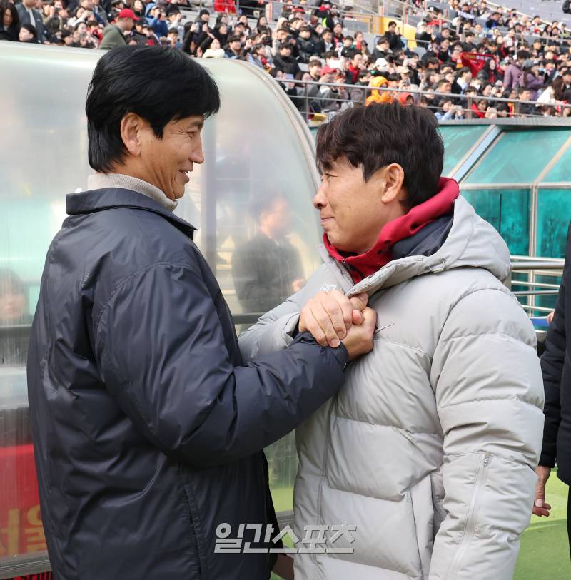 ‘해결사는 없었다’ 서울-김천, 득점 없이 0-0 무승부 [IS 상암]                                