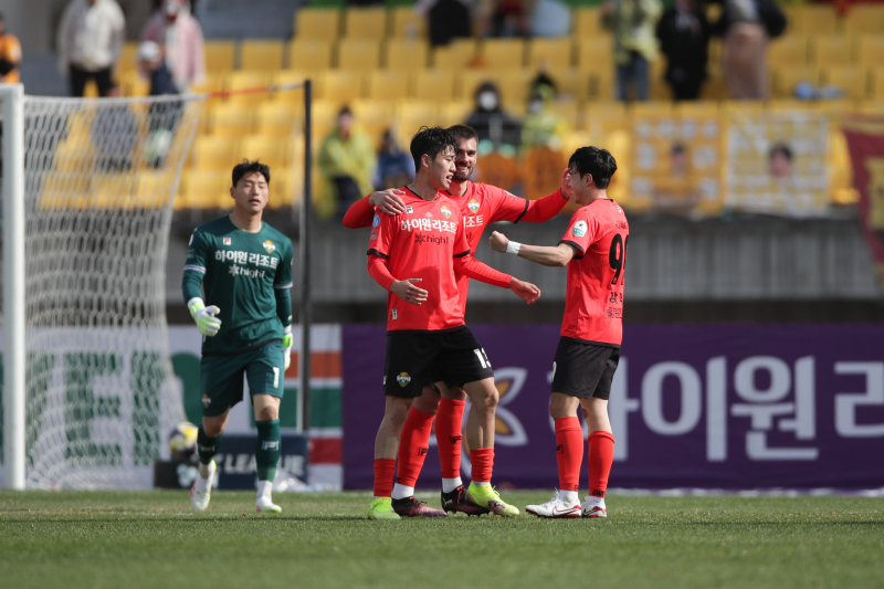 무승 끊은 울산-강원, 나란히 연승 도전…제주는 중위권 진입 정조준                                