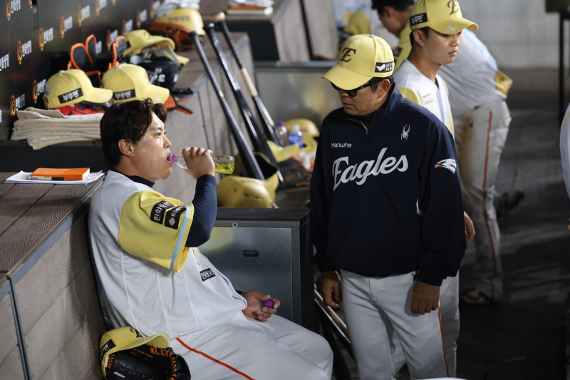 '13연승 하러 가자→결과는 ND' 류현진, 6이닝 비자책...'연승 폭탄' 임무 완수 [IS 대전]                                