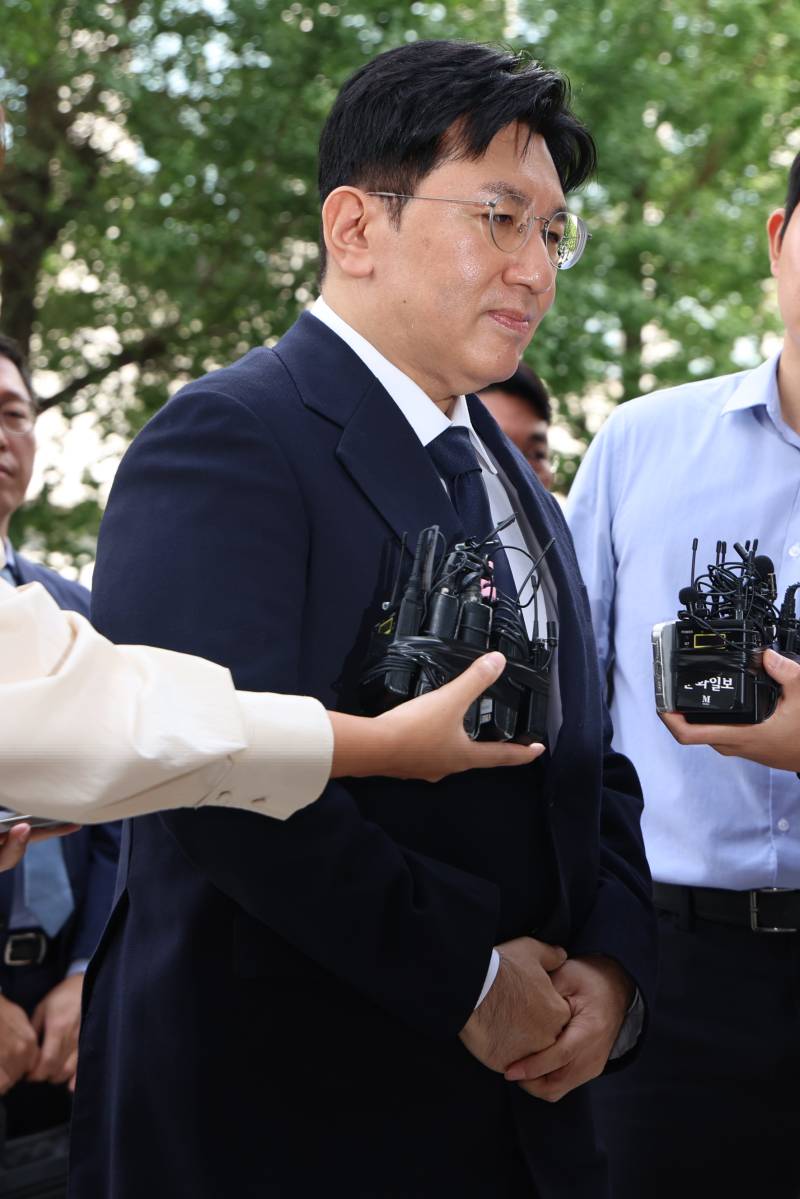 방시혁, 부당이득 혐의 5차례 소환 조사