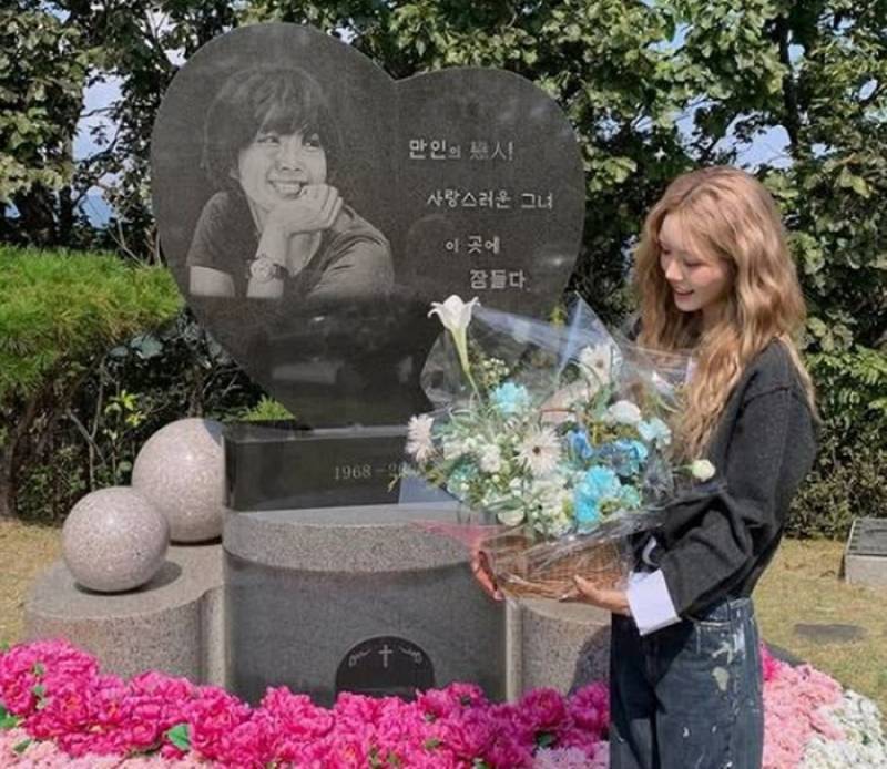 최진실 17주기, 딸 최준희 "자주 못 와 미안"