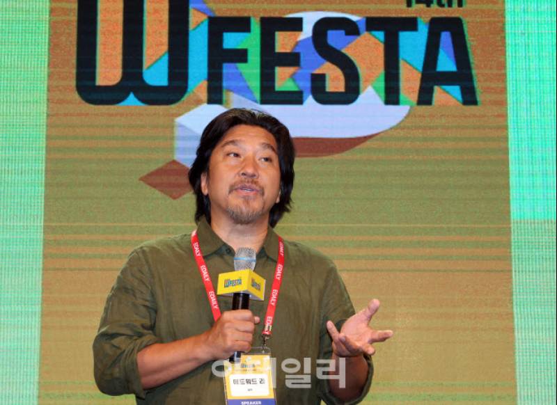 에드워드 리의 인생 레시피 비결은 '답이 필요 없는 질문' [2025 W페스타... - 뉴스 썸네일 이미지