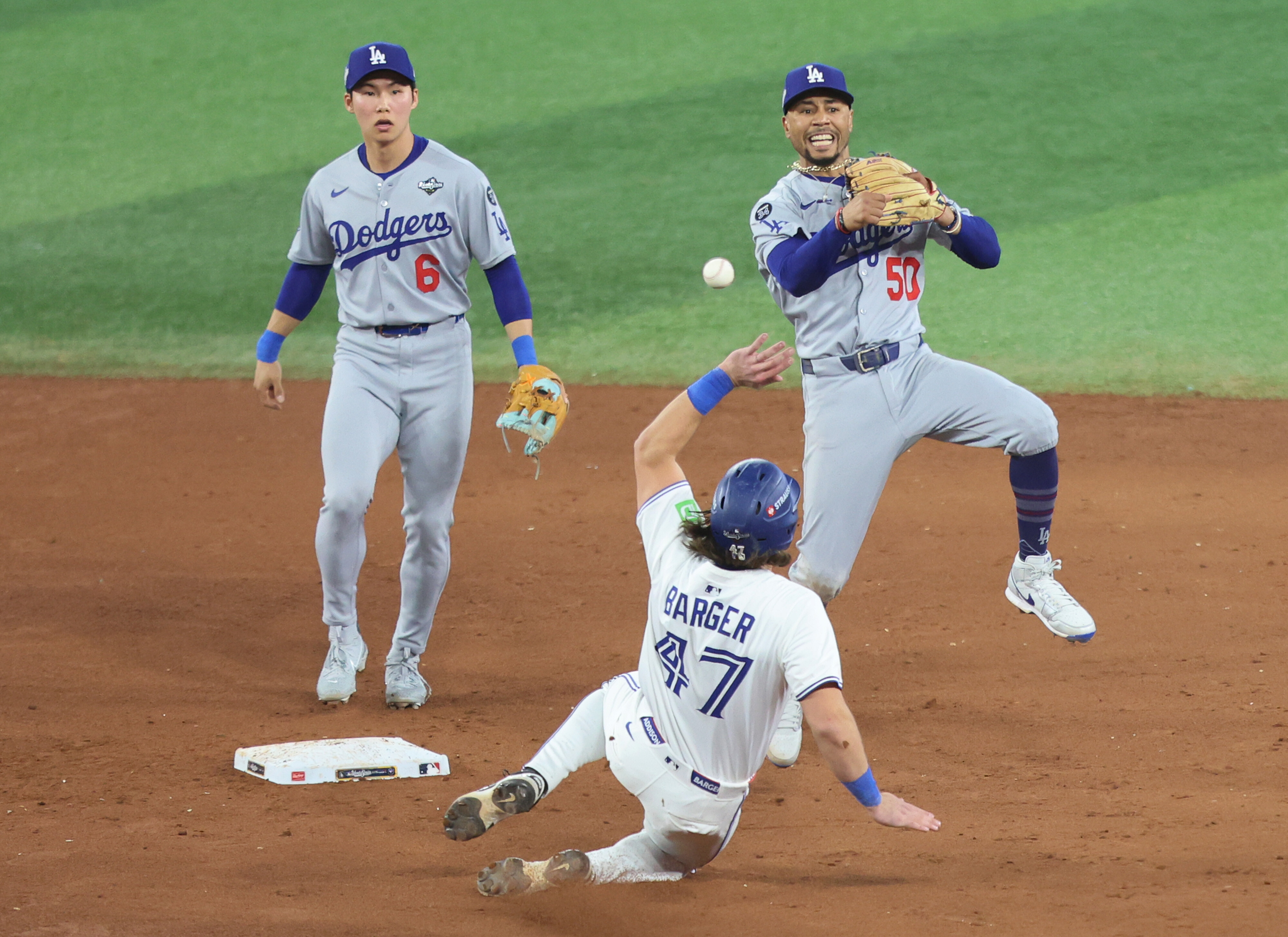 WS 7차전 연장 대수비 투입 순간