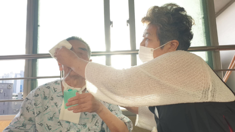 이외수 부인 전영자 씨 별세 (향년 72)