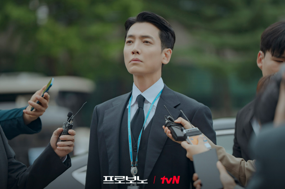 프로보노에서 변호사로 분한 정경호