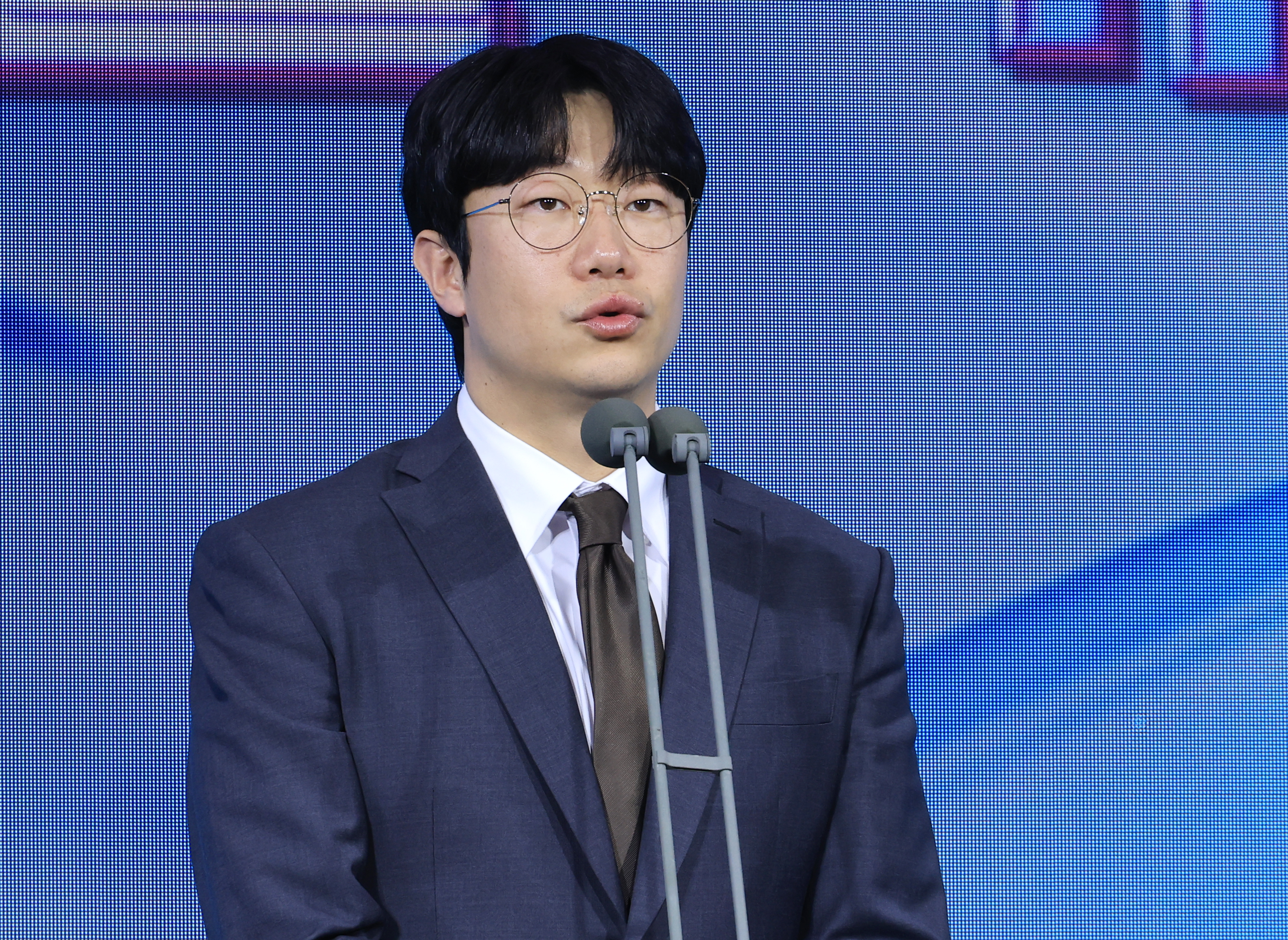 한국프로야구선수협회 시상식에서 인사말을 하는 양현종 선수협회장