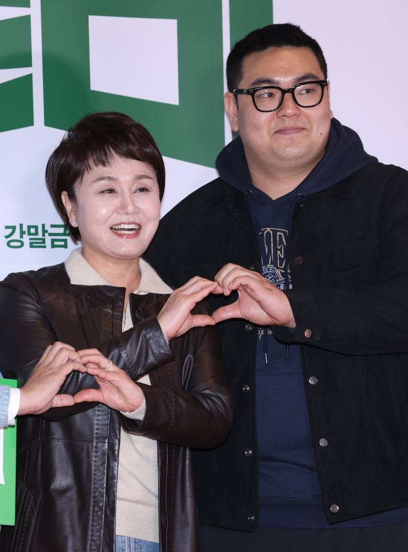 손보승, 군 복무 중 영리활동 의혹 및 사이트 폐업