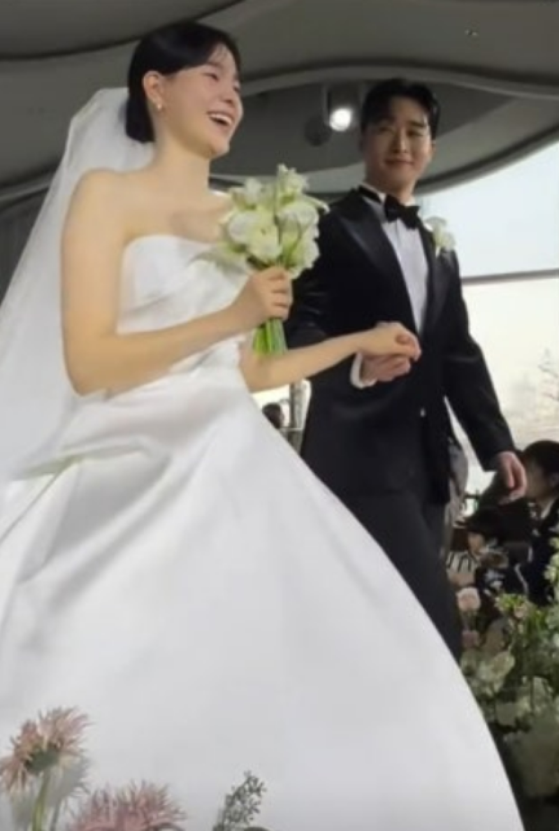 진정선, 훈남 동창과 결혼…이현이 축사