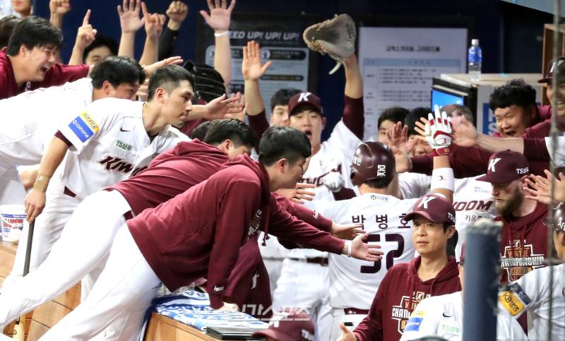 キウムが選手招集を提案…パク・ビョンホ監督が指導者として再出発を決意した理由。