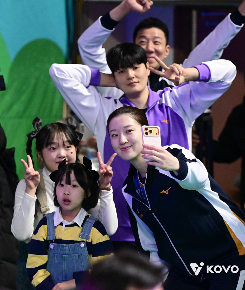 '퍼포먼스 장인' 신영석·이다현, 또 세리머니상 수상..."노린 건 아닌데... - 뉴스 썸네일 이미지