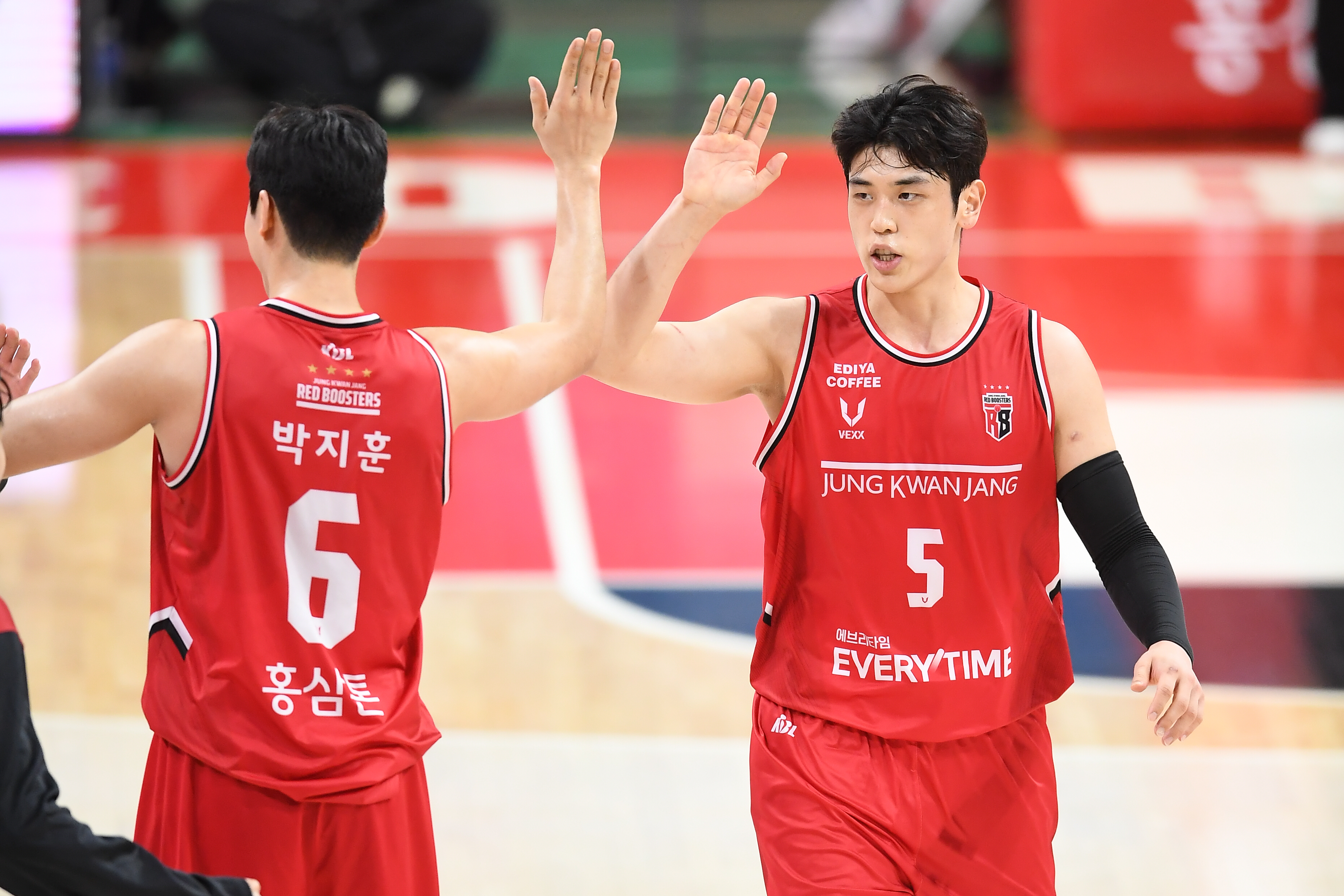 KBL 경기 장면(정관장 vs KCC) 관련 기사 이미지