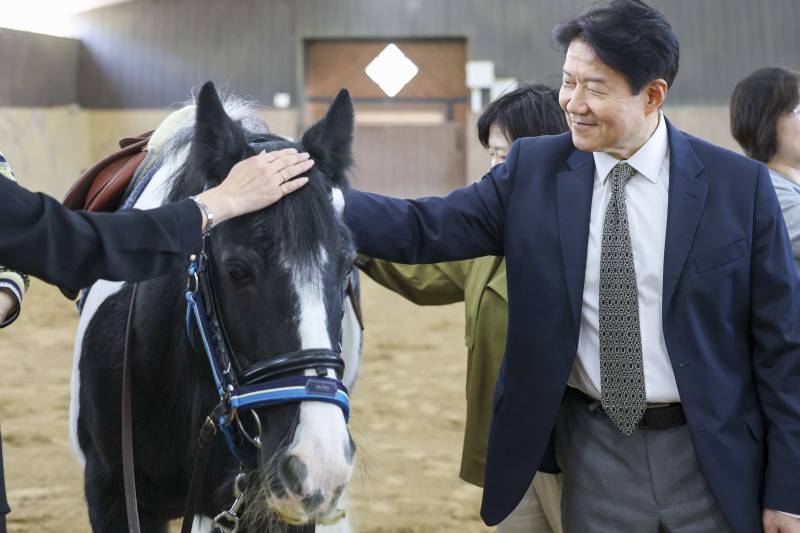 우희종 한국마사회장, '한국의 영향력 있는 CEO' 선정...혁신 리더십 ... - 뉴스 썸네일 이미지