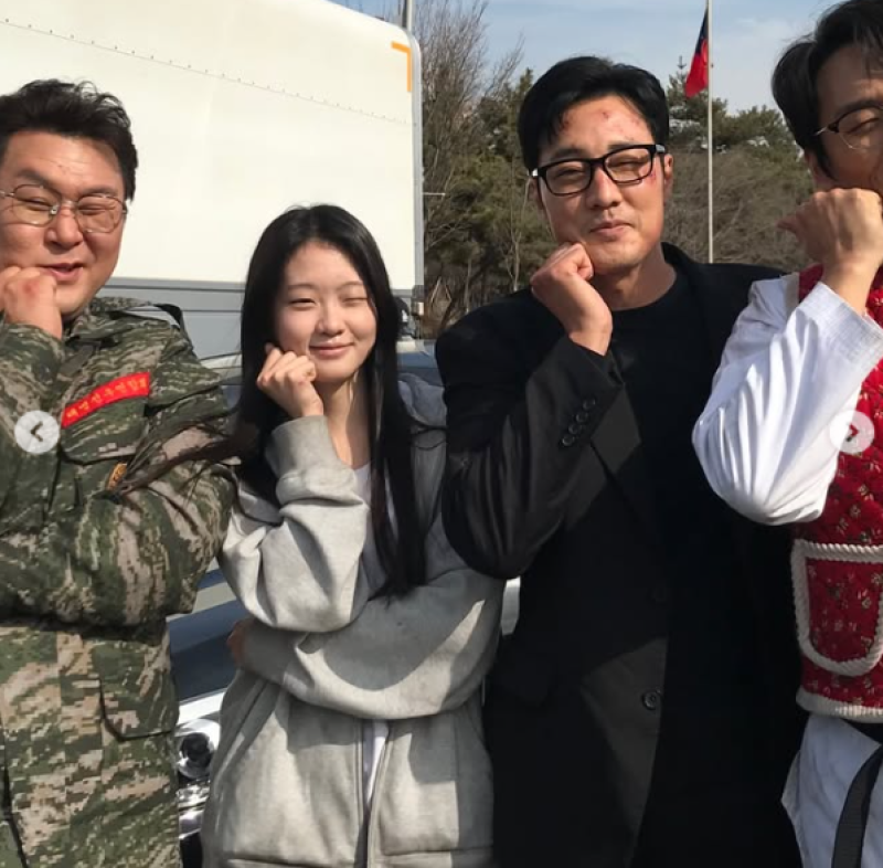 소지섭, ‘김부장’ 떠나보내며 “감사했소”... 윤경훈 → 최대훈과 앙증 포즈[IS하이컷]