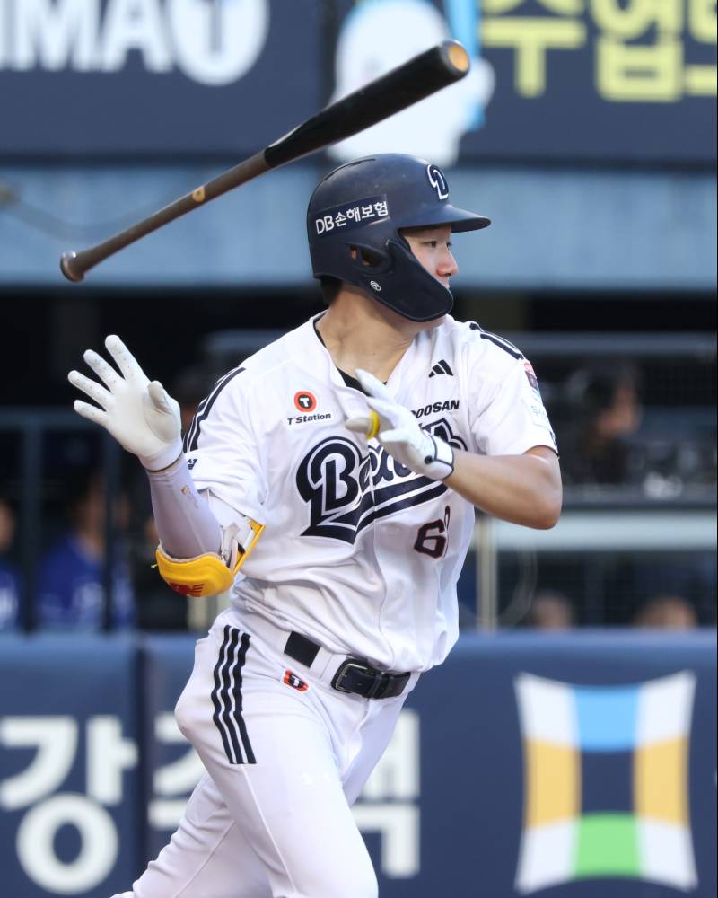 [IS 스타] '스위퍼 보스' 깜놀했지만, 두산 안재석이 ML 17승 투수 공략한 사연 "직구를 노려라"
