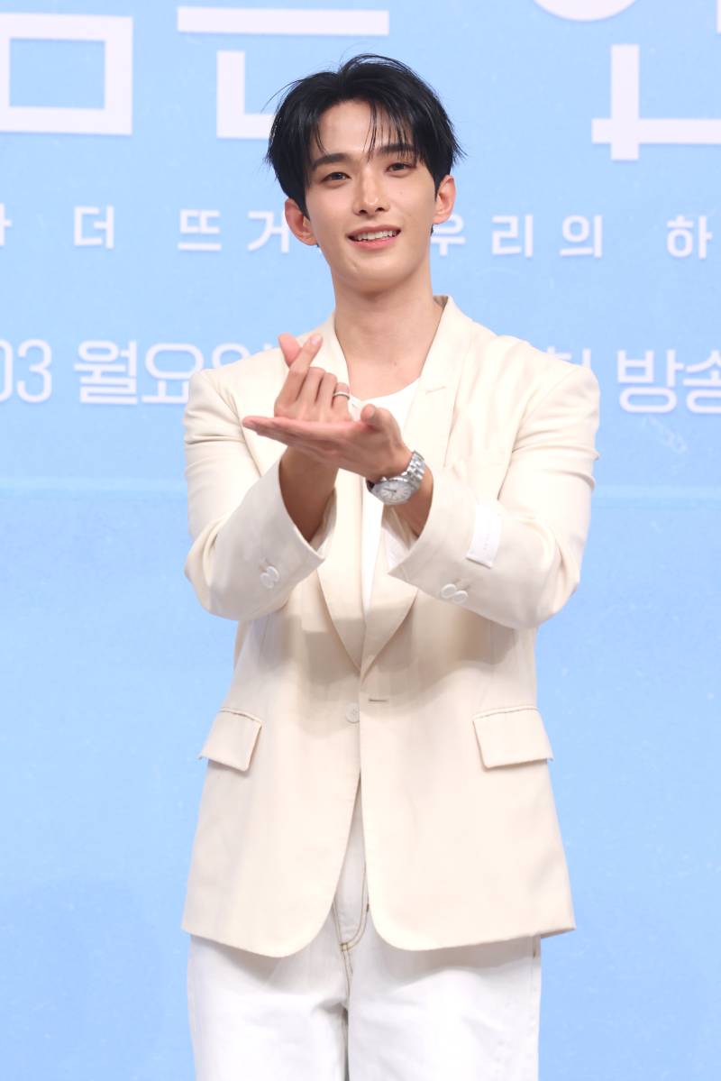 ‘내 남은 연애’ 세븐틴 도겸, 첫 연프 MC...“ 부승관 ‘떨지 말라’고”