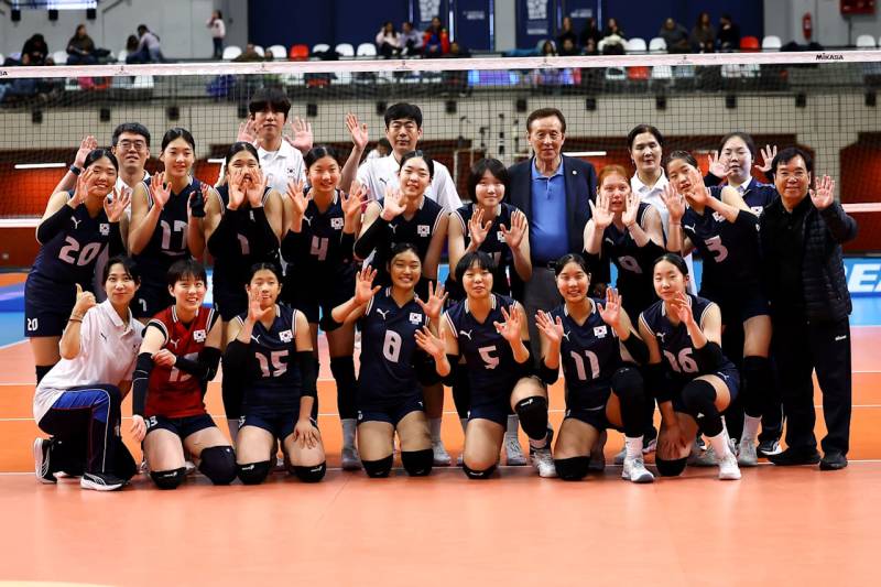 손서연 19점 U-17 여자배구 태국 꺾고 5-6위