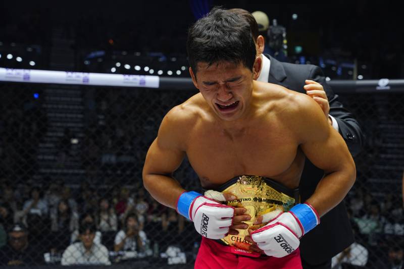 [IS 장충] 김현우, 양지용 꺾고 로드FC 밴텀급 잠정 챔피언 등극...4년 전 패배 복수