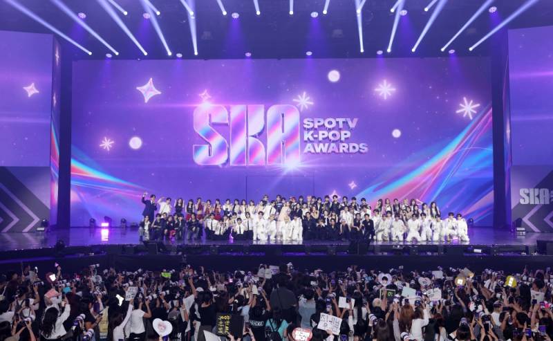 K팝 별들 일산 집결...'2026 SKA', 무대부터 팬투표까지 뜨겁게 달궜다 - 뉴스 썸네일 이미지