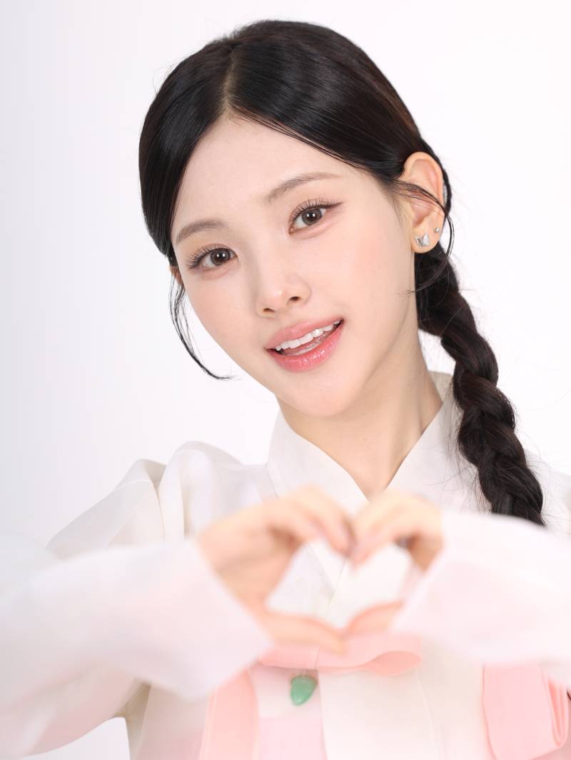 한복입은 공주님...베이비돈크라이 이현 '귀여운 댕기머리' - 일간스포츠