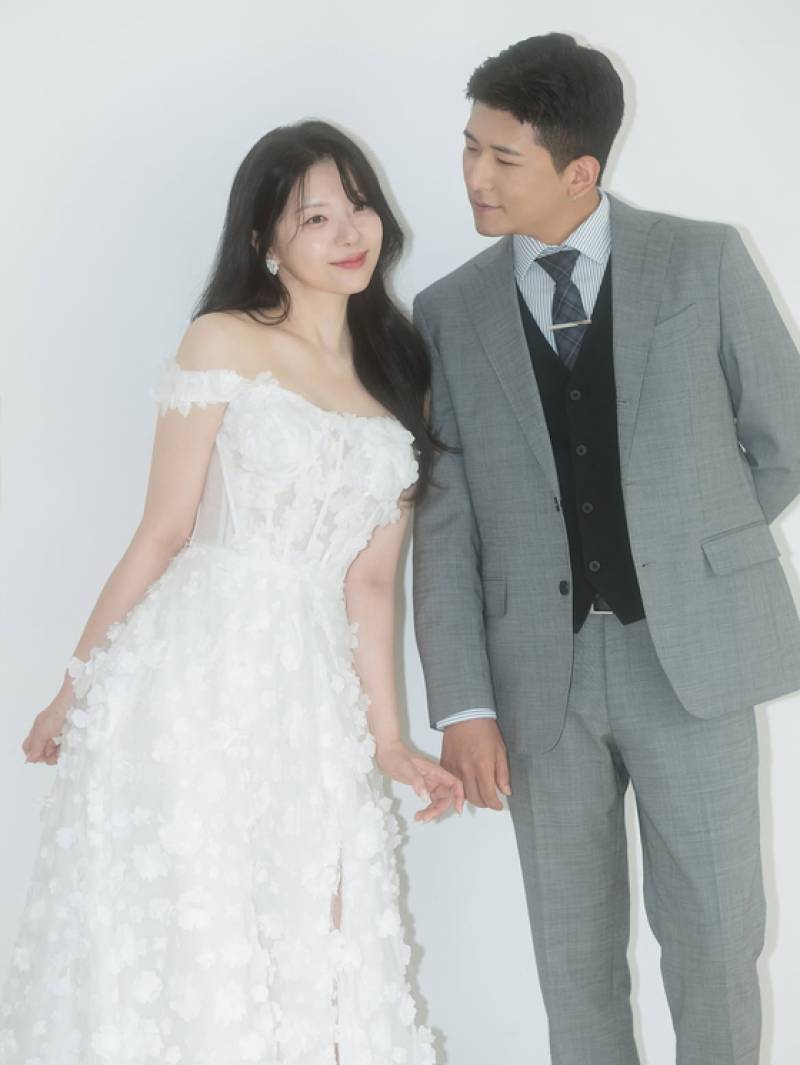 래퍼 타이미, 미술작가 이하와 13일 결혼