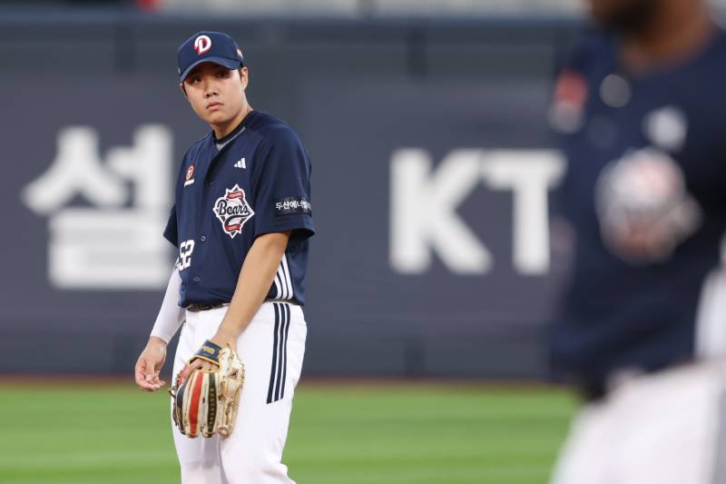 Kim Won-hyung advises Park Jun-sun after Doosan defeat
